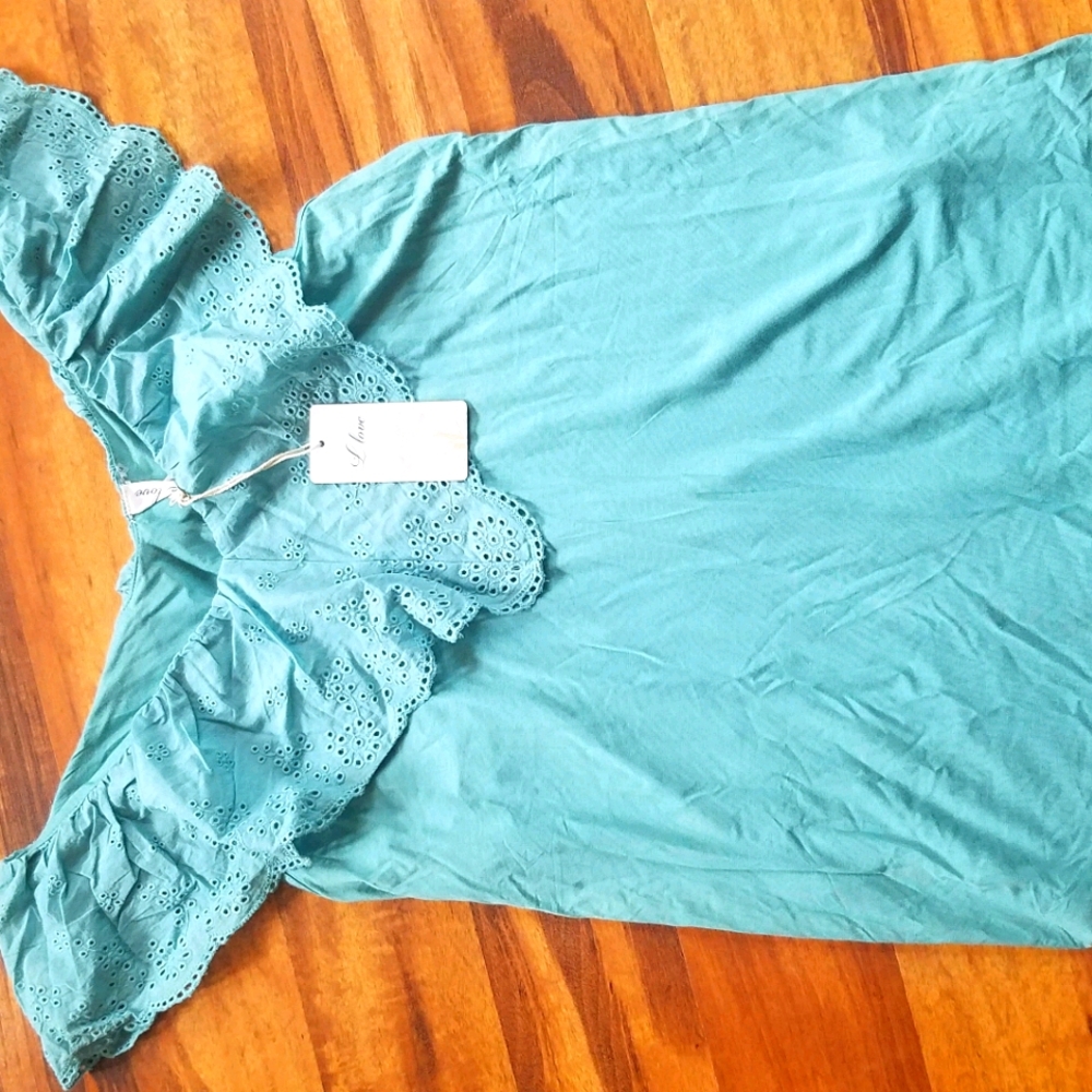 L Love Vneck/Off shoulder Ruffle Top